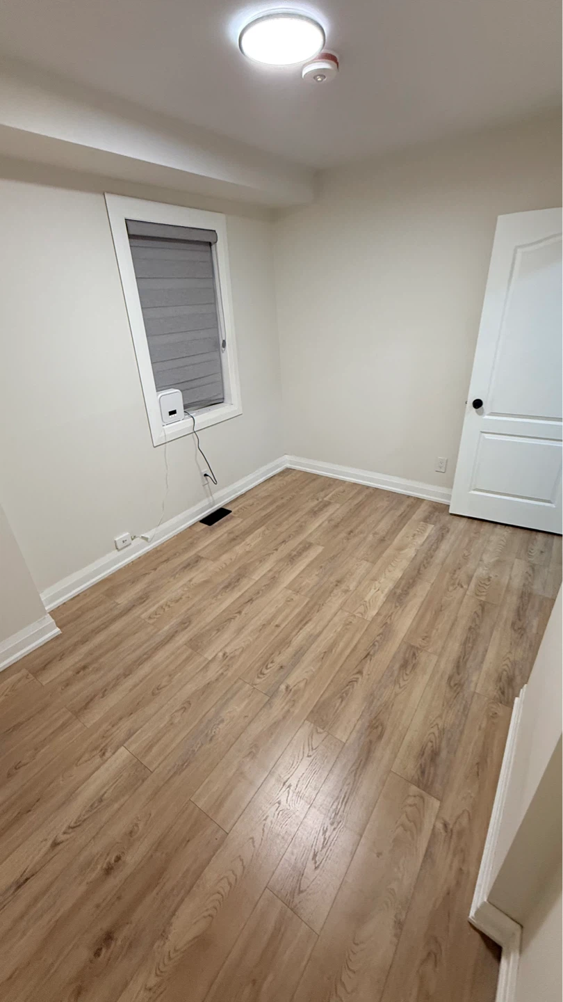 1 Room and bathroom private - photo 2