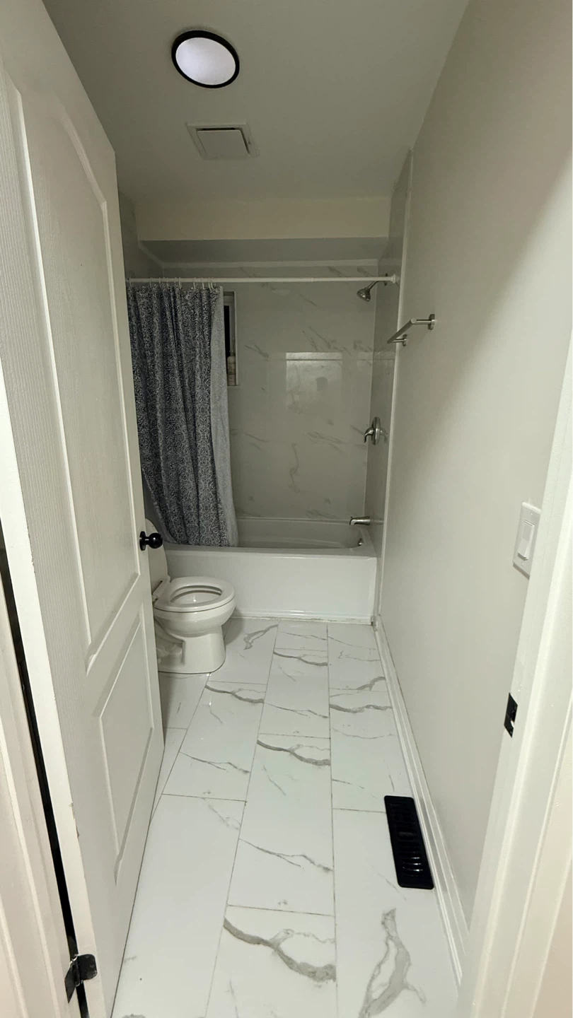 1 Room and bathroom private - photo 4