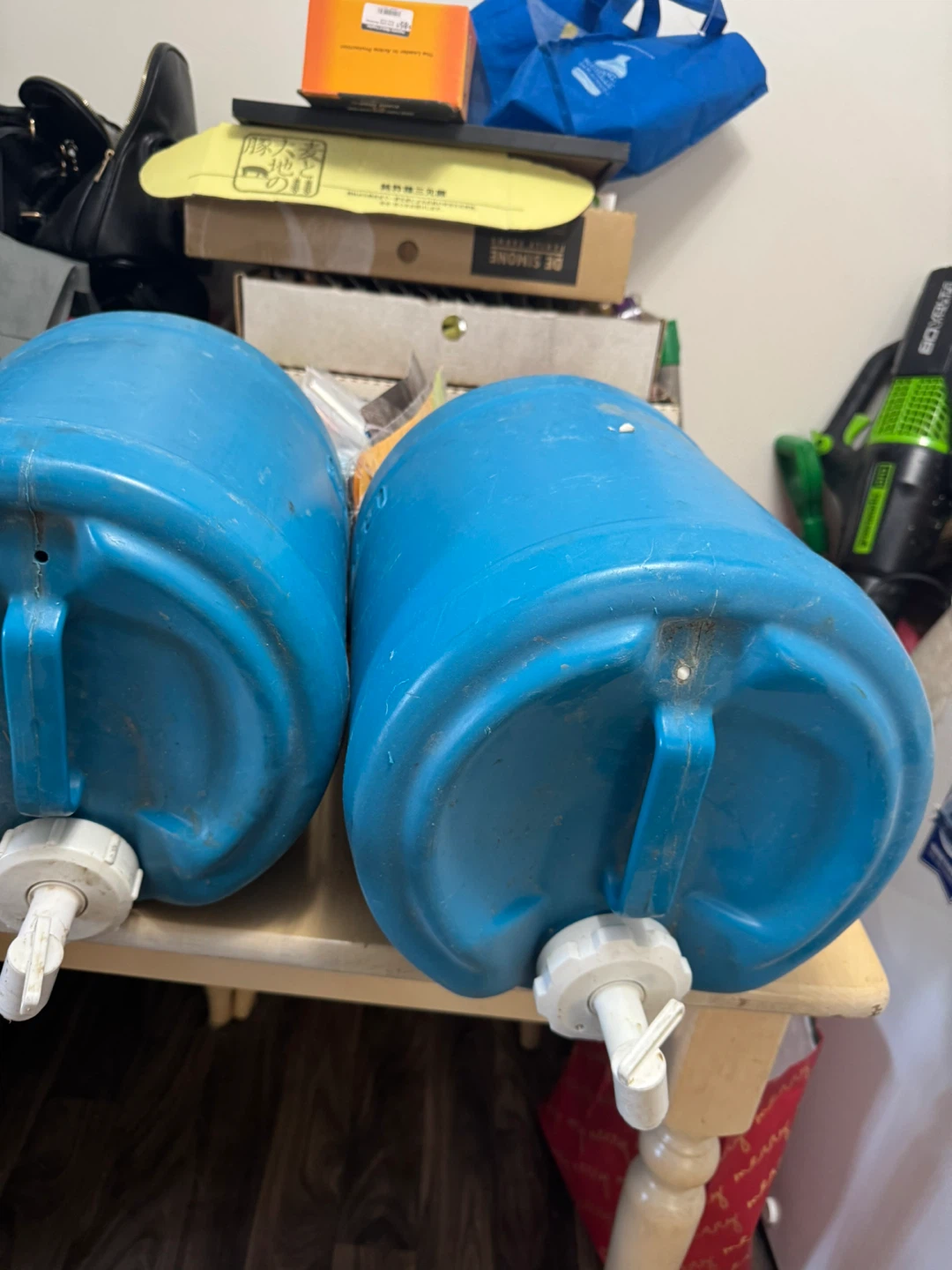 2 x Blue Water Jugs with Spigots - photo 2