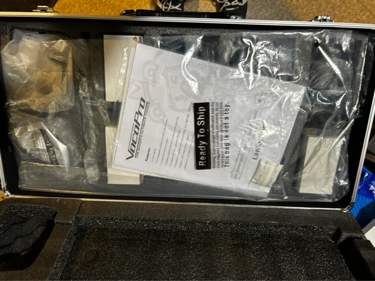 VocoPro Wireless Microphone System with Case - photo 2