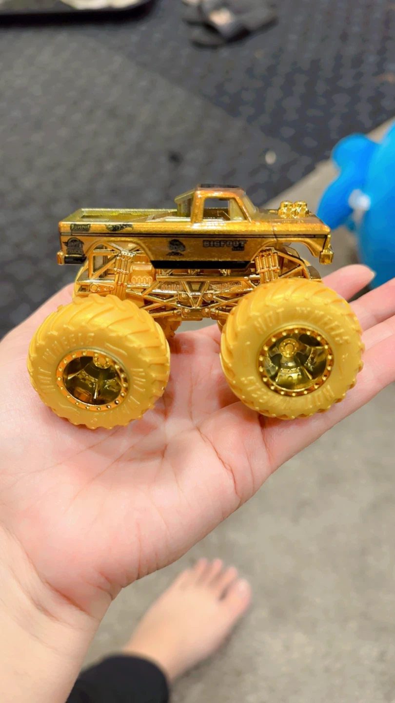 Hot Wheels Bigfoot Monster Truck Gold