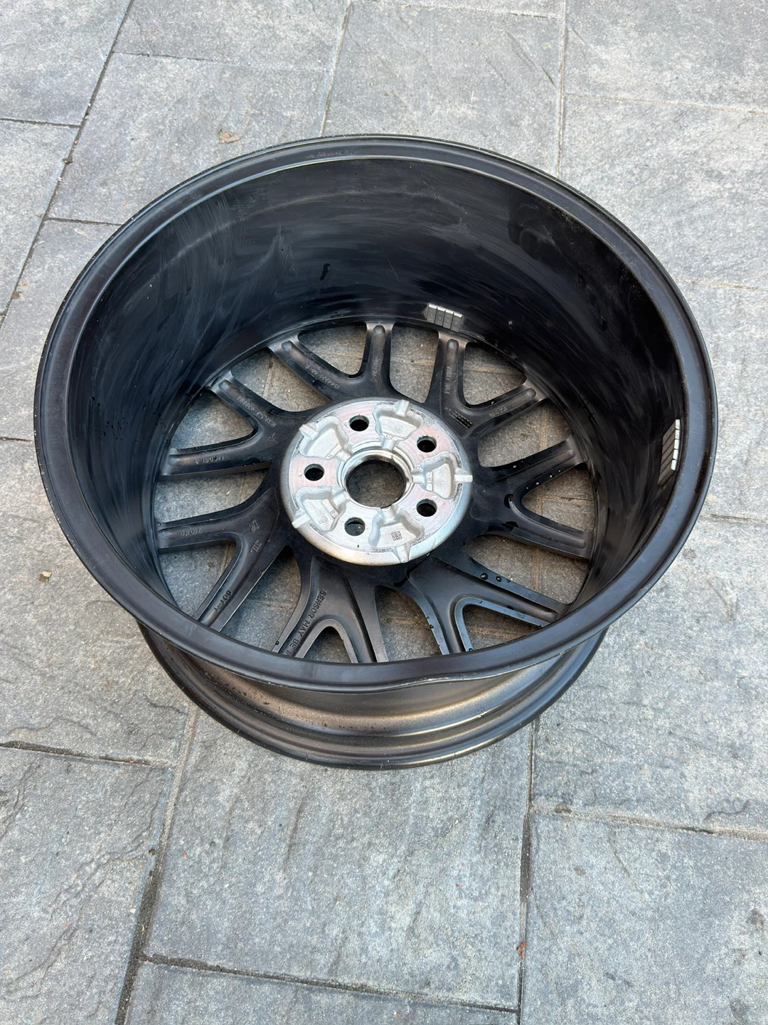 Tesla Model 3 OEM rim (2024) - Size: 18x8.5” Offset: +38 - photo 4
