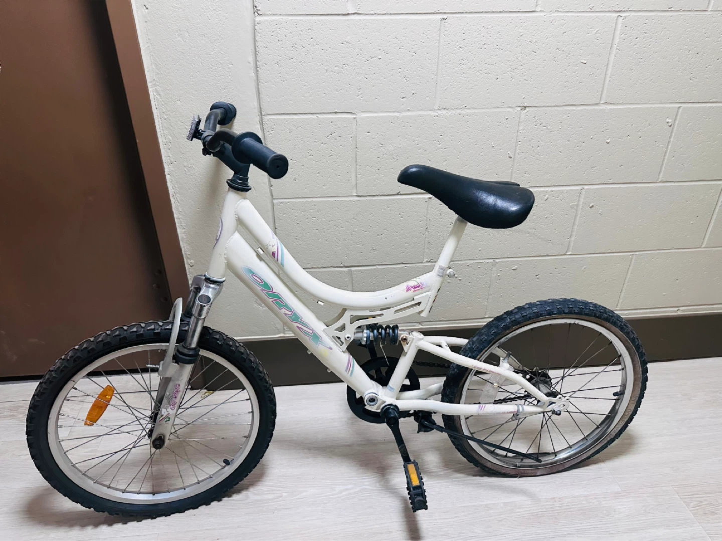 Girls' 19, Bicycle