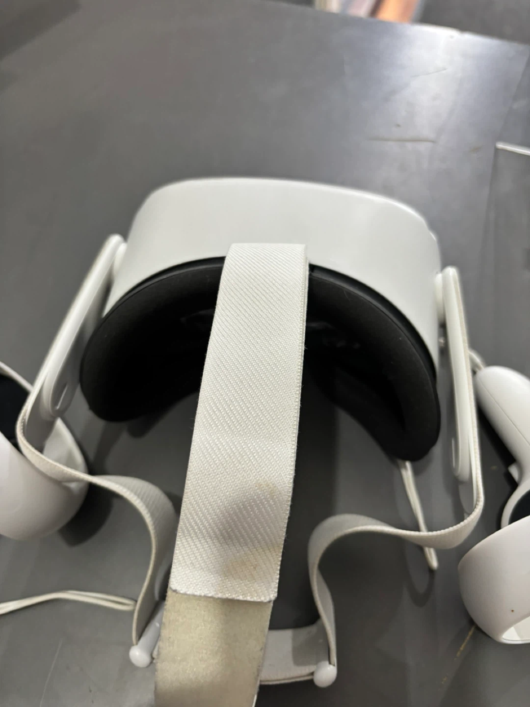 Oculus Quest 2 VR Headset with Controllers - photo 5
