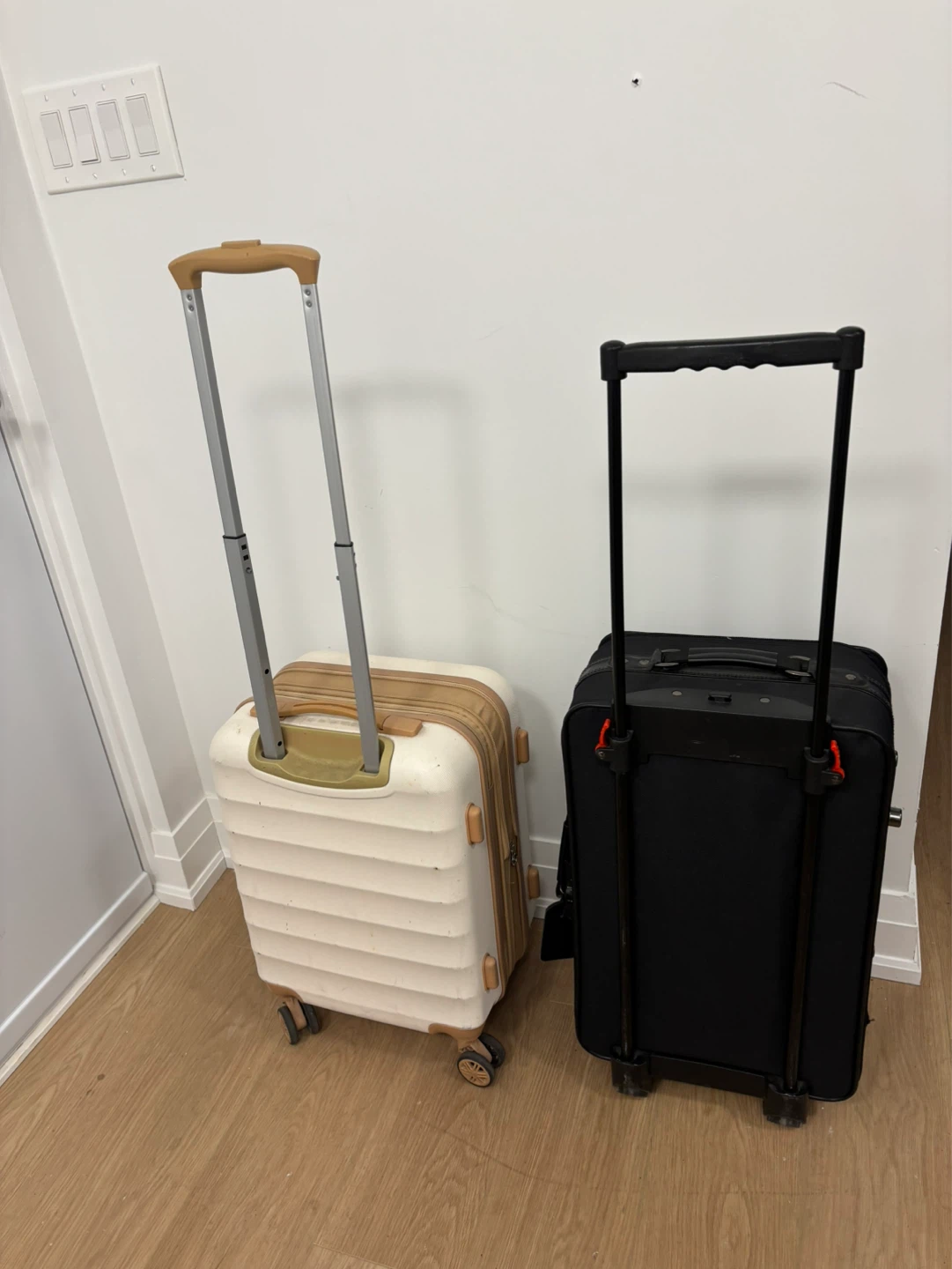 2 Piece Luggage Set - Cream and Black - photo 4