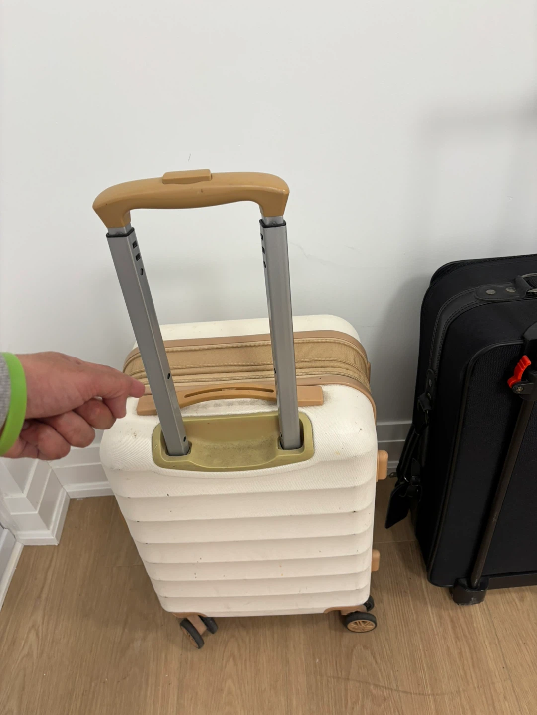 2 Piece Luggage Set - Cream and Black - photo 5