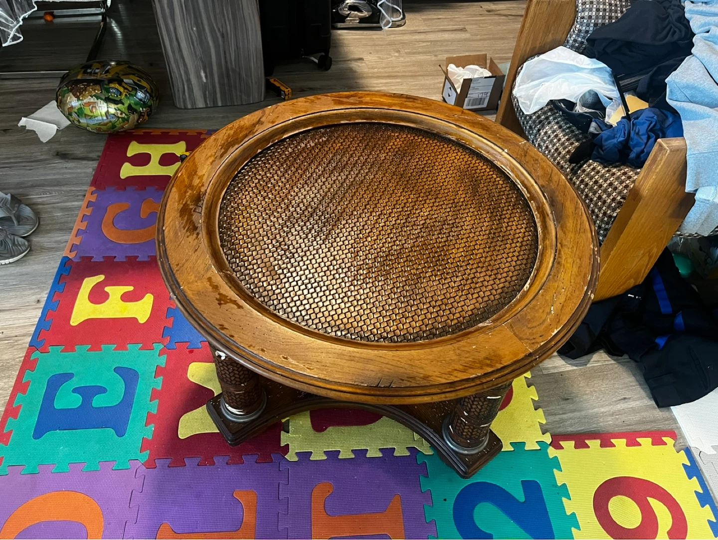 Round Carved Pedestal Accent Table