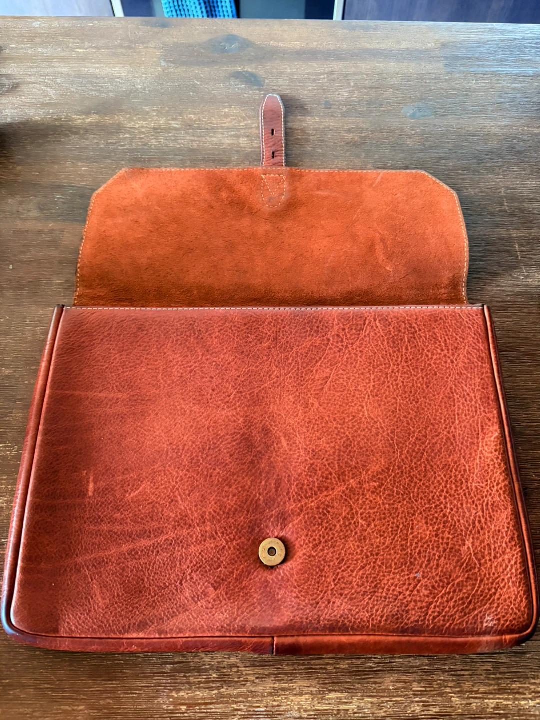 Frank & Oak Leather laptop carrying case - photo 3