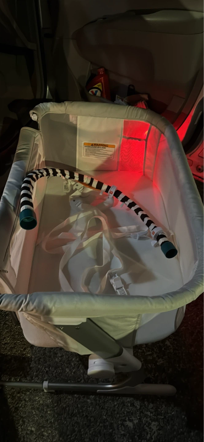 Baby Delight Beside Me Dreamer Bassinet and Bedside Sleeper - photo 5