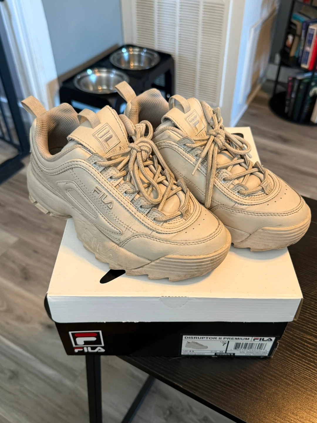 Fila Disruptor II Premium Women's Sneakers Size 7 - photo 2