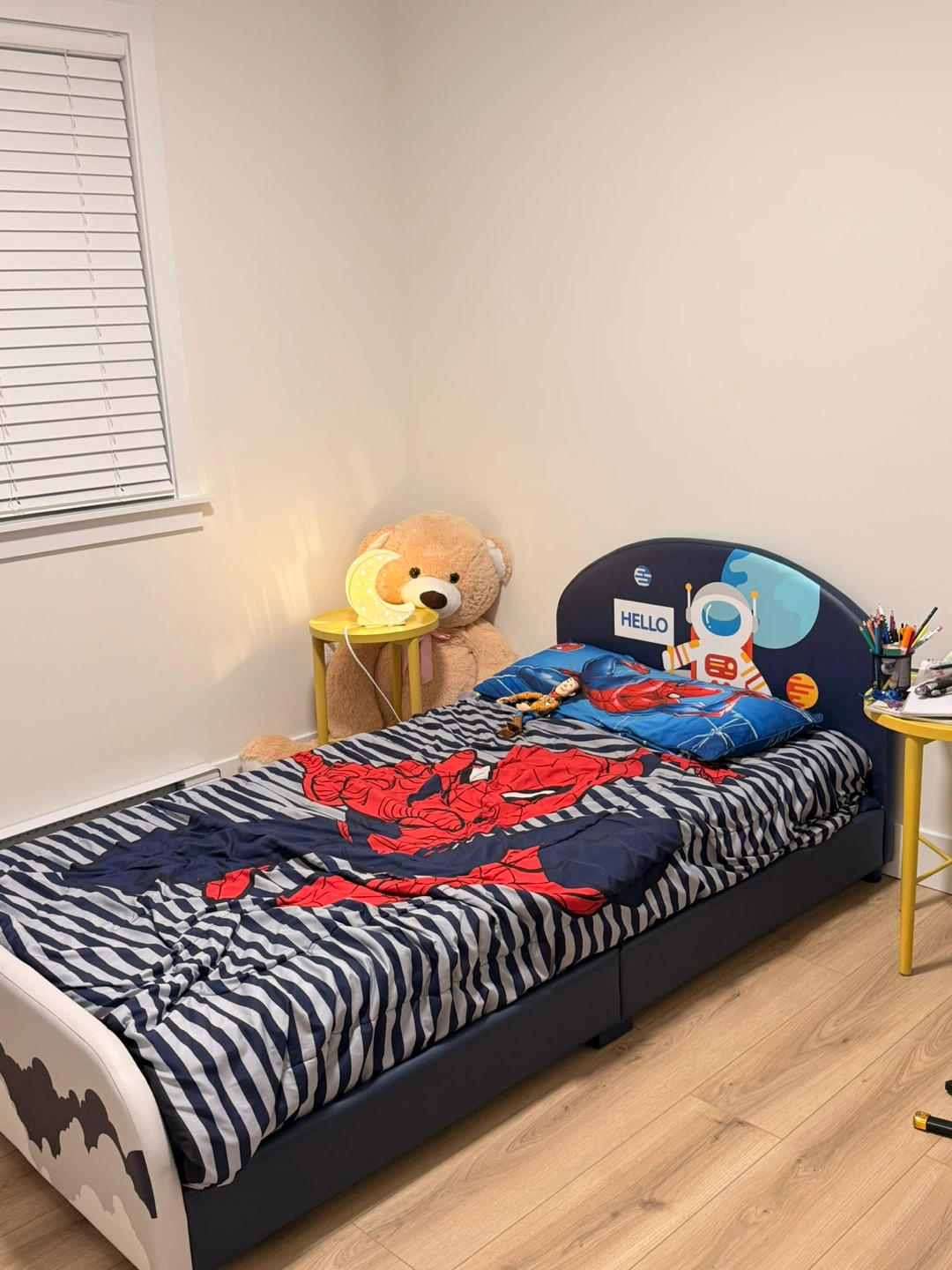 Twin bed