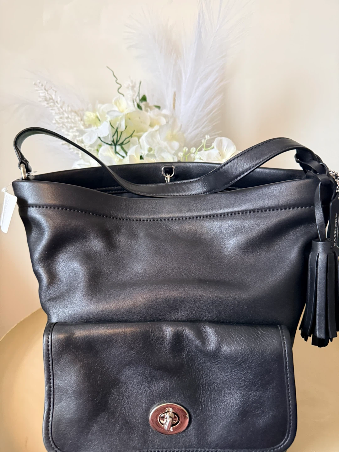 Coach Leg Arch Bucket Bag Black Leather - photo 2