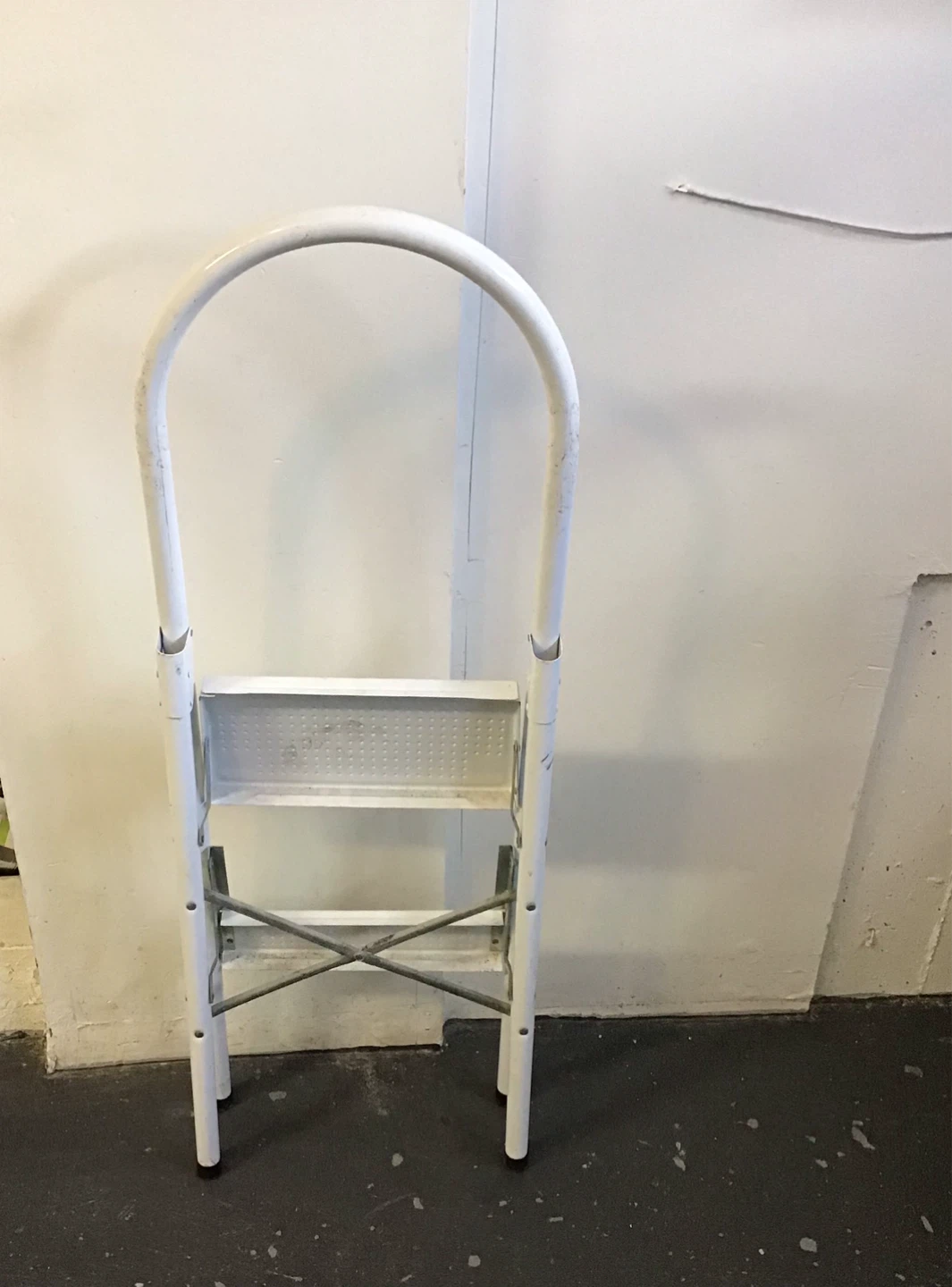 White Two-Step Ladder - photo 3