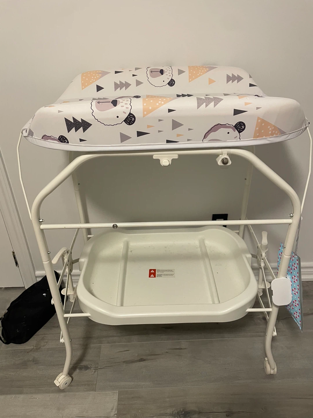 White Baby Changing Station with Bath Tub