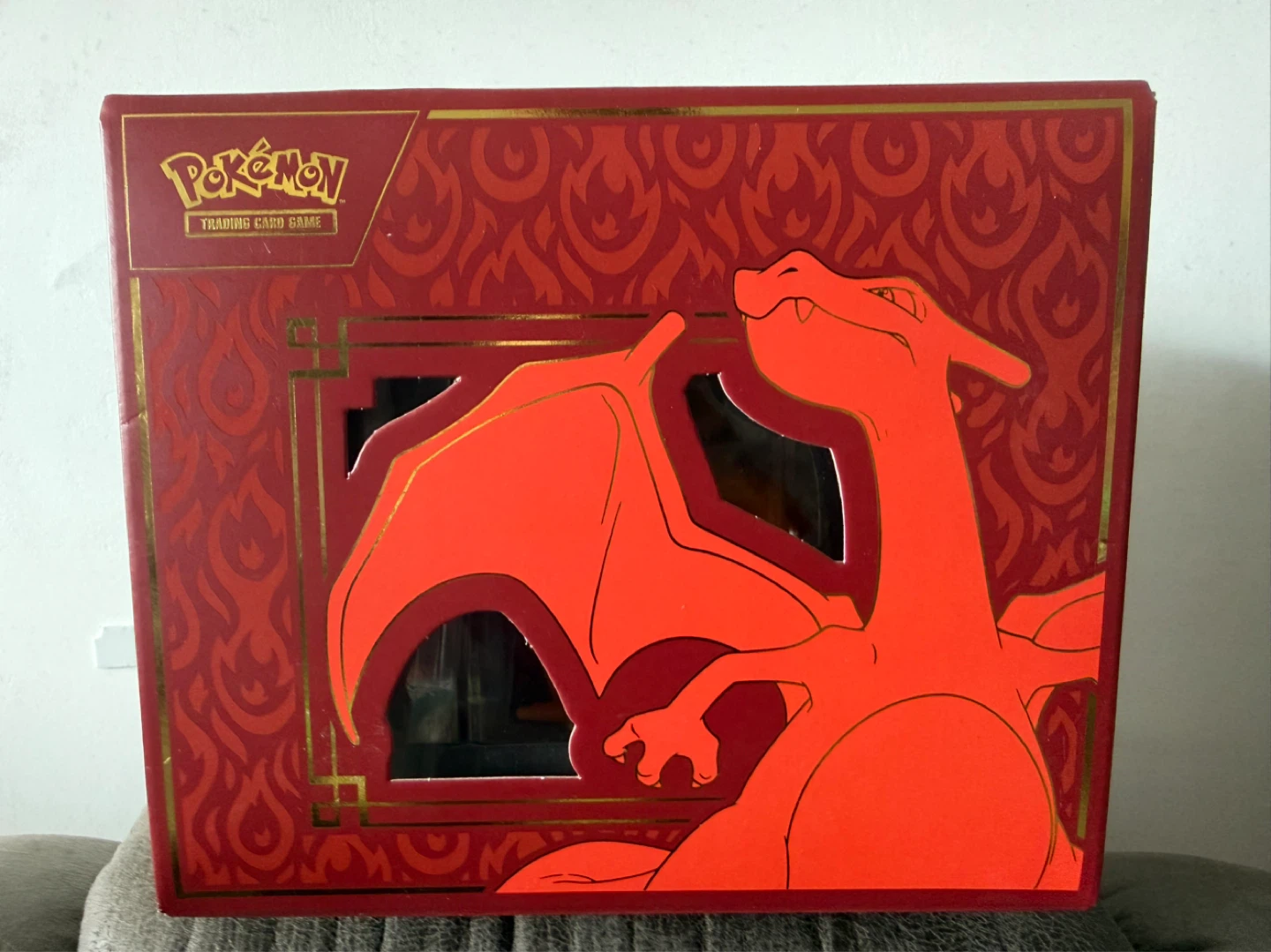 Pokemon Charizard EX Super-Premium Collection Box