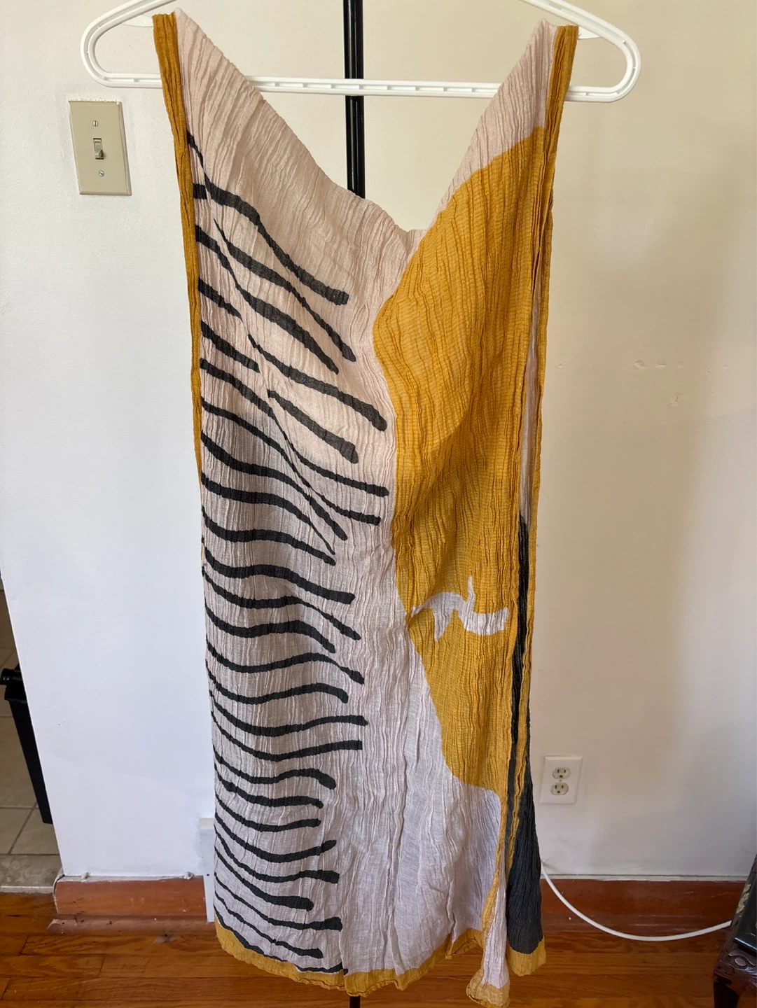 Scarf with Abstract Pattern - photo 2