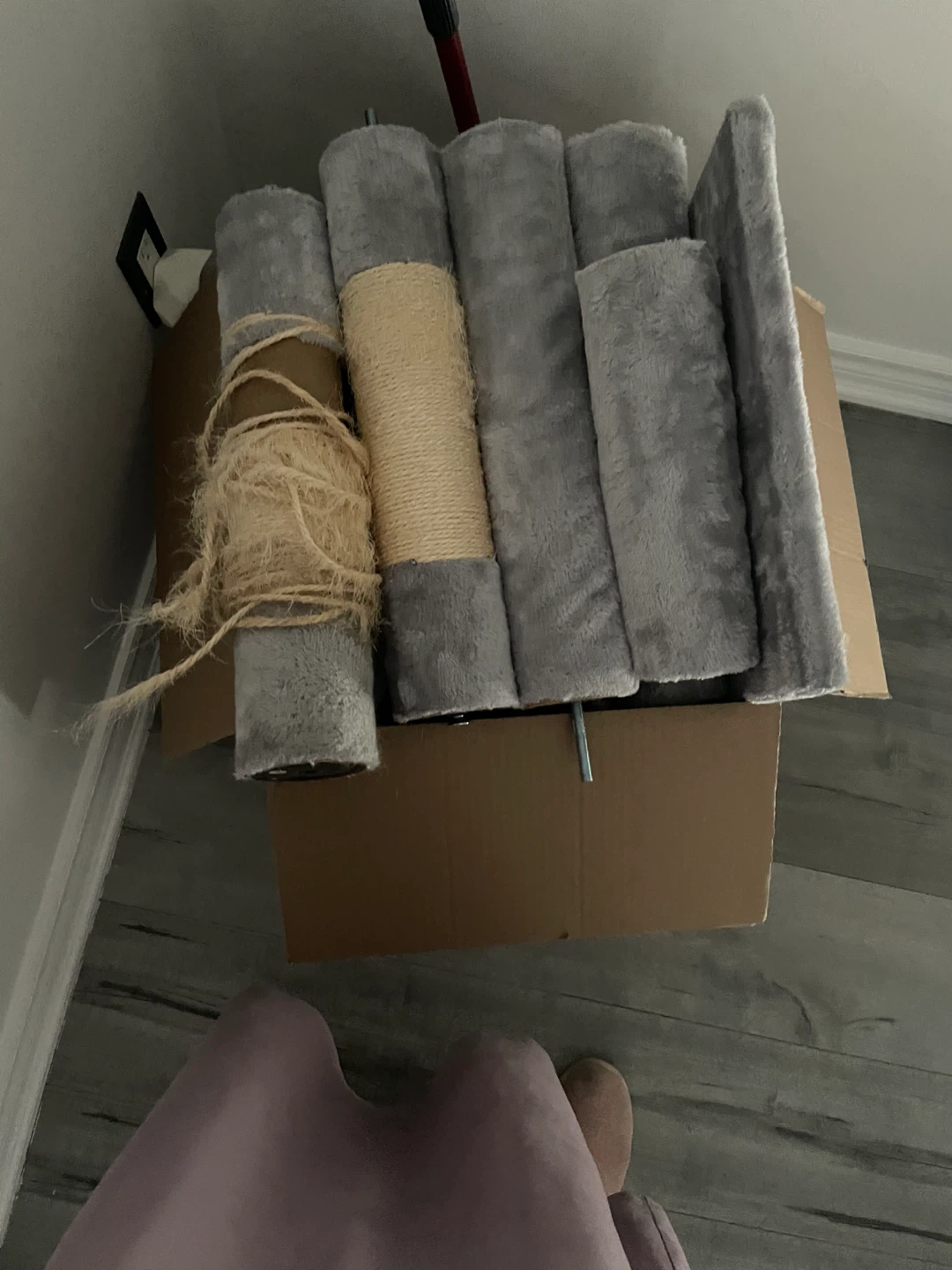 Height adjustable floor to ceiling cat tree