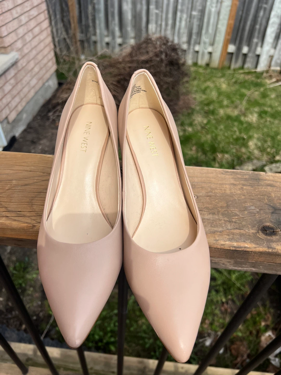 Nine West Women's nude Leather Heels Size 8.5M