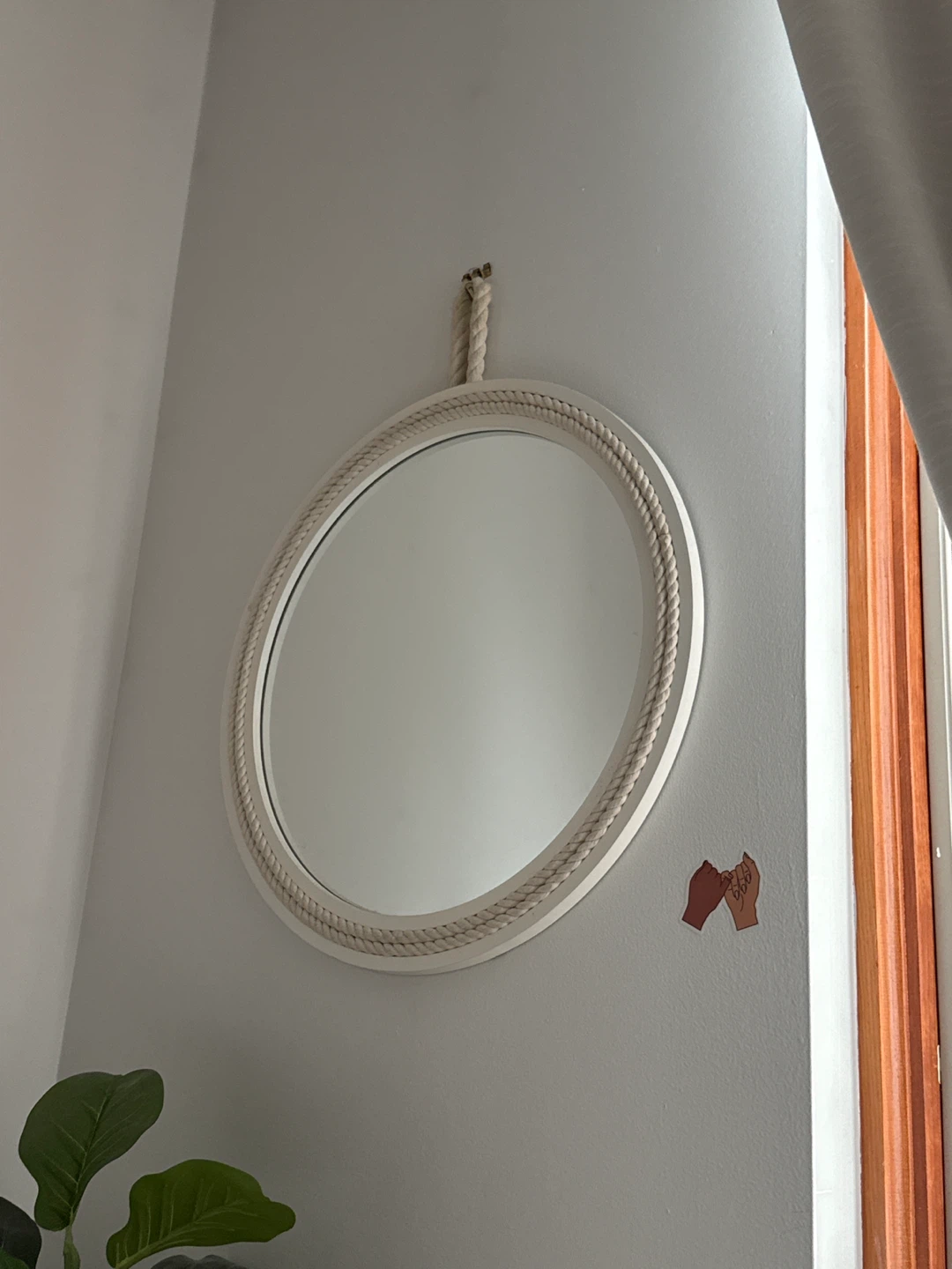 Round Mirror with Rope Detail