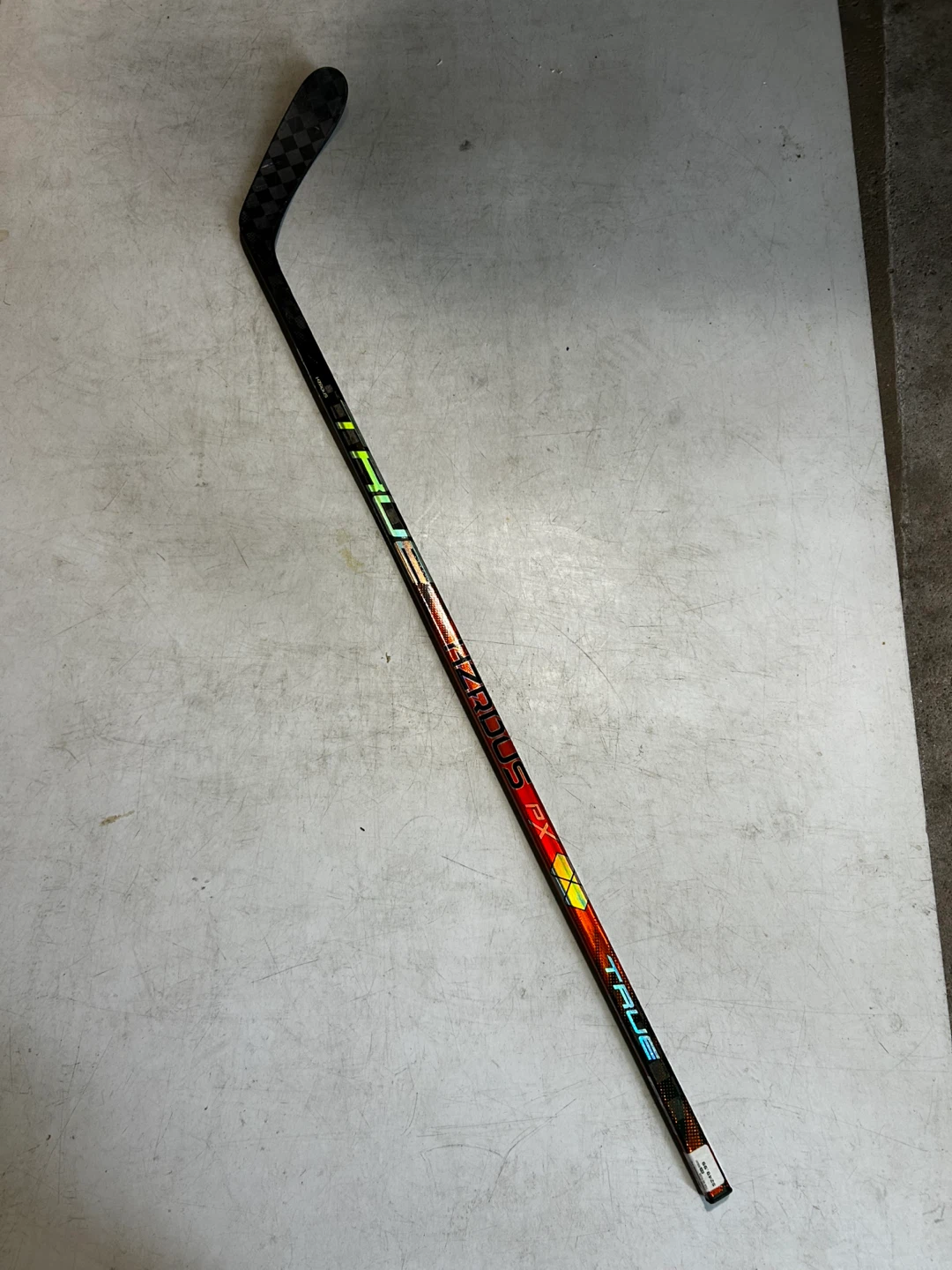 True Hzrdos intermediate hockey stick righty