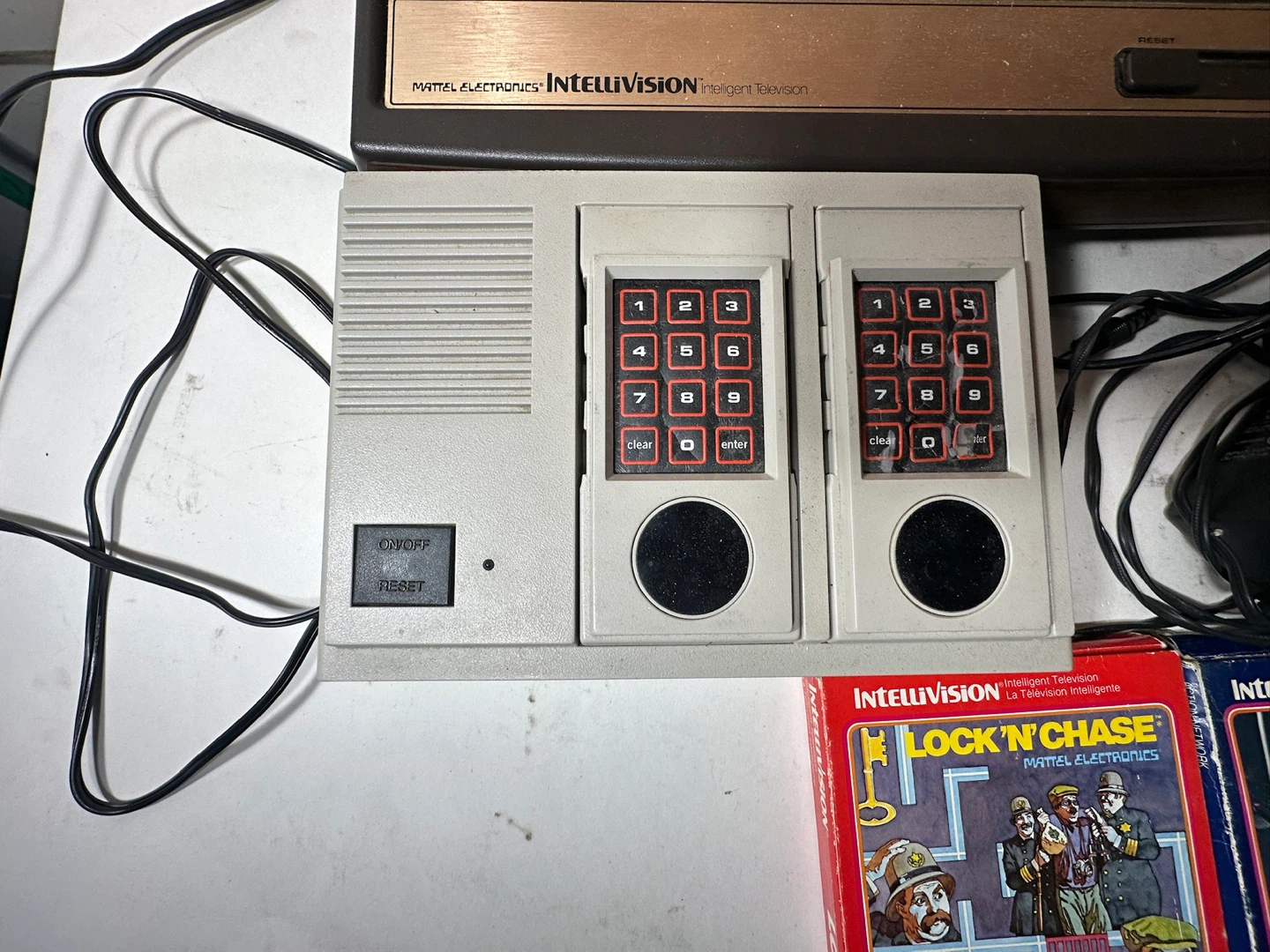 Intellivision Video Game Console Lot with Games - photo 5
