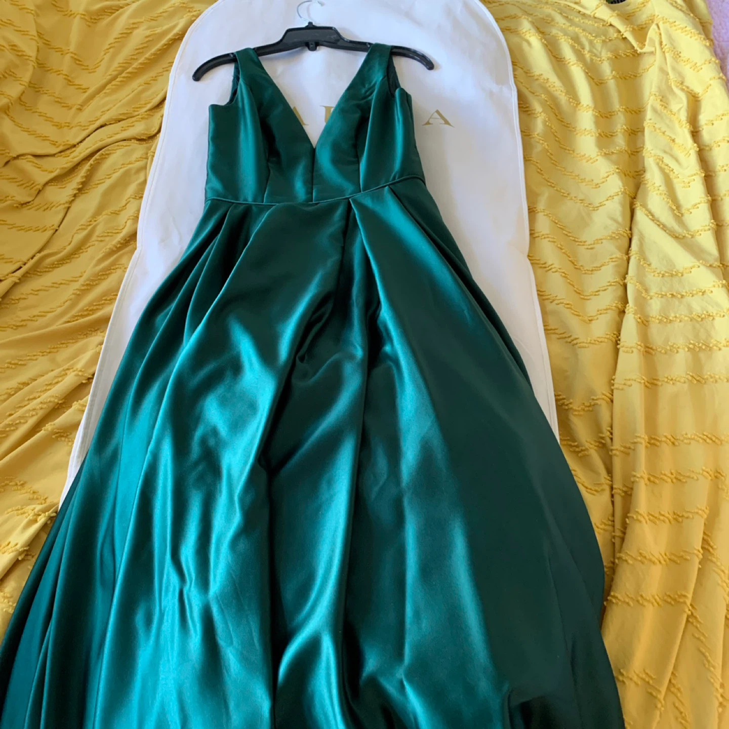 Emerald Green Satin Ball Gown - photo 3