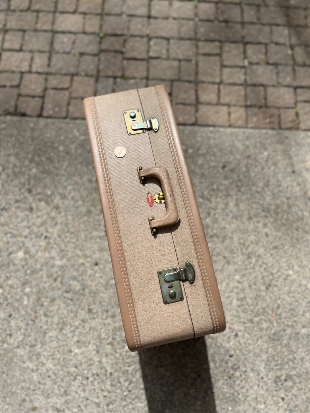 Vintage Luggage Suitcase - Great Condition - Clean Inside - photo 2
