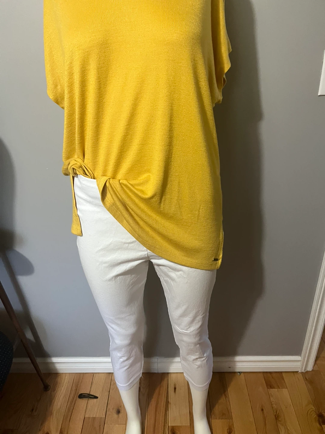 Orvis large Yellow V-Neck Top - photo 5