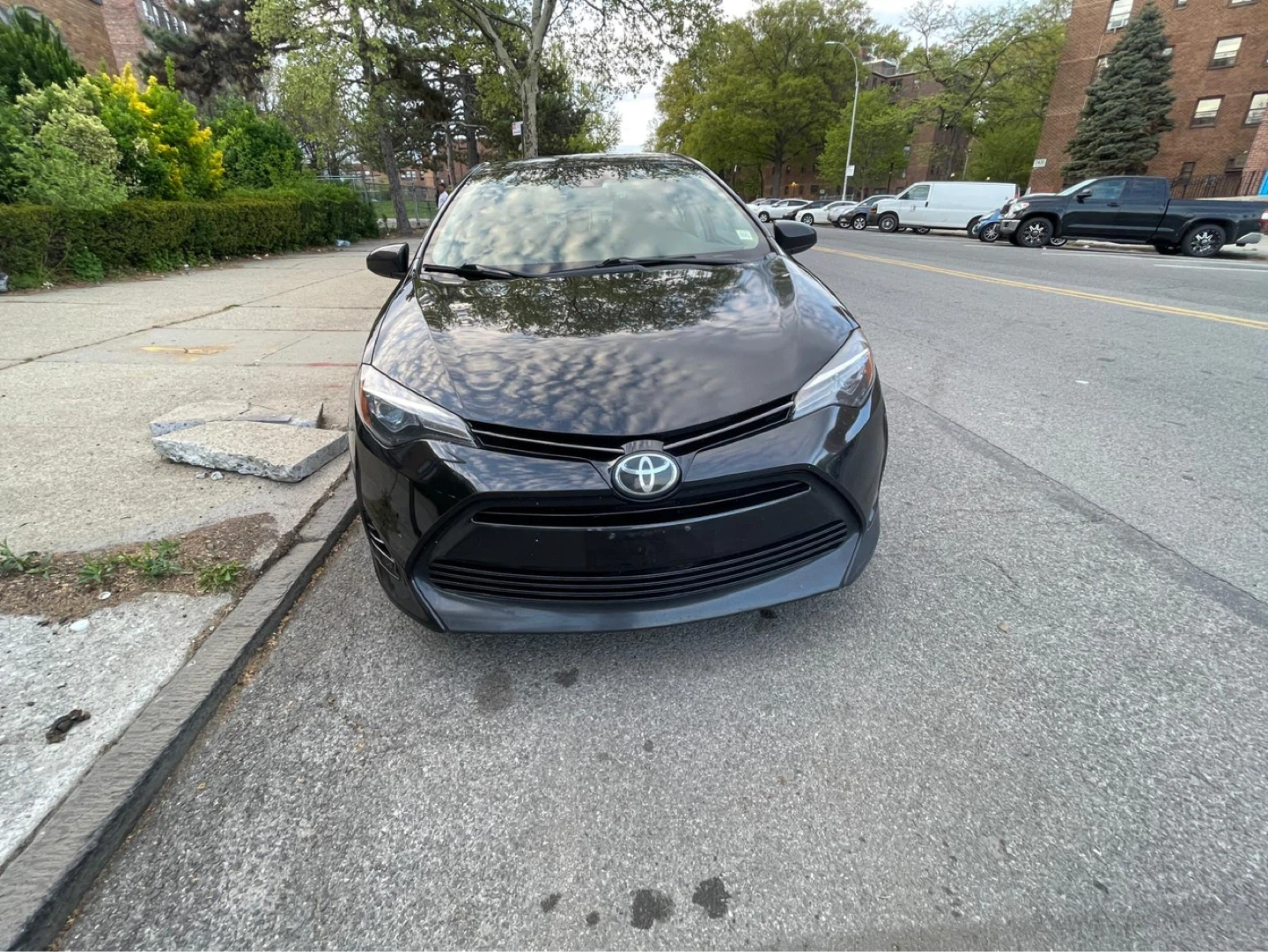 2018 Toyota Corolla LE Sedan - photo 2