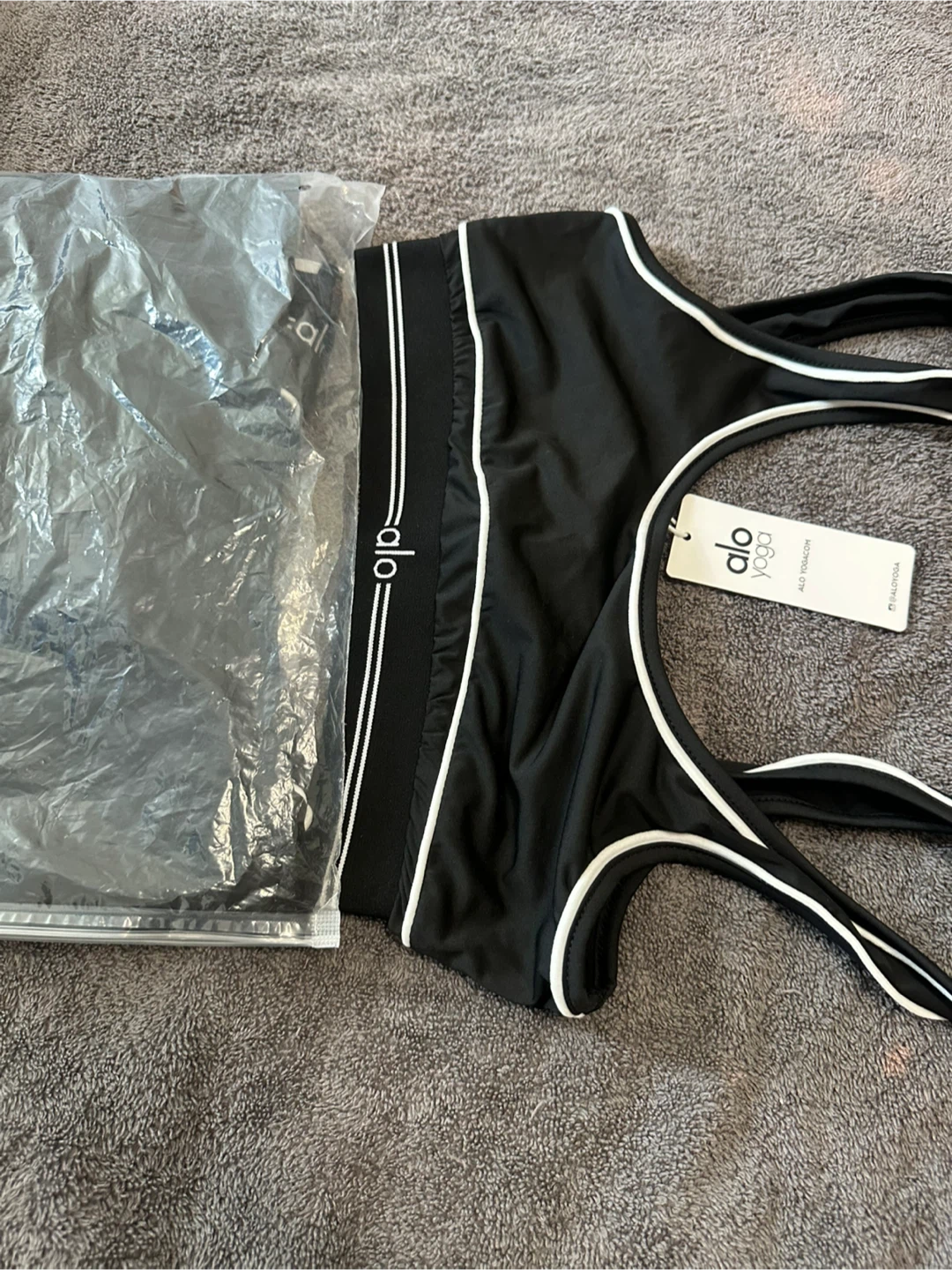 Alo Yoga Black Sports Bra