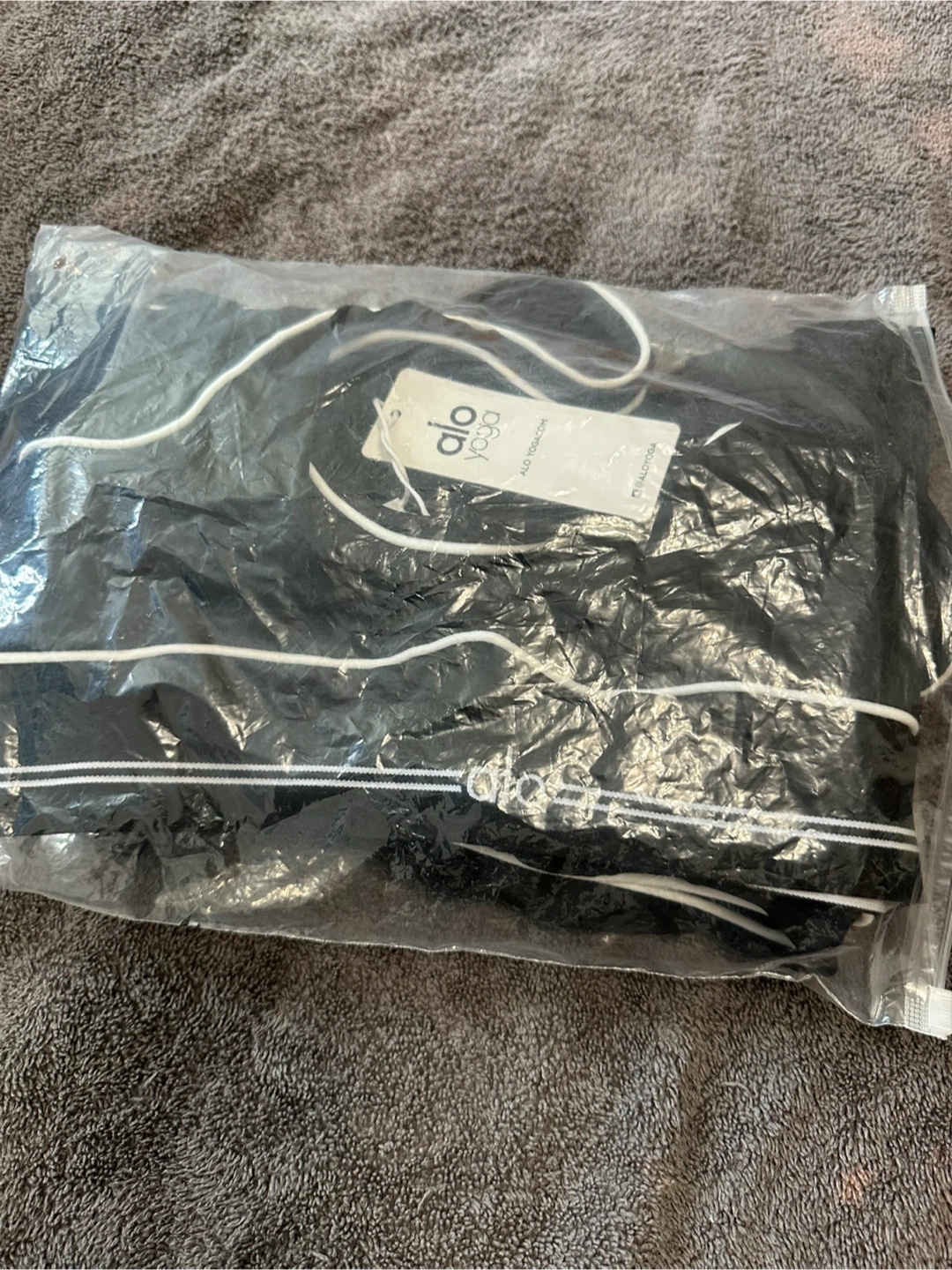 Alo Yoga Black Sports Bra - photo 2