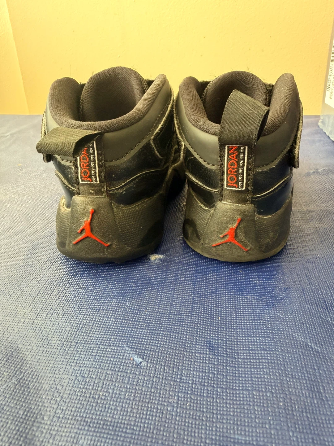 Kids' Air Jordan Size 9.0C - photo 3