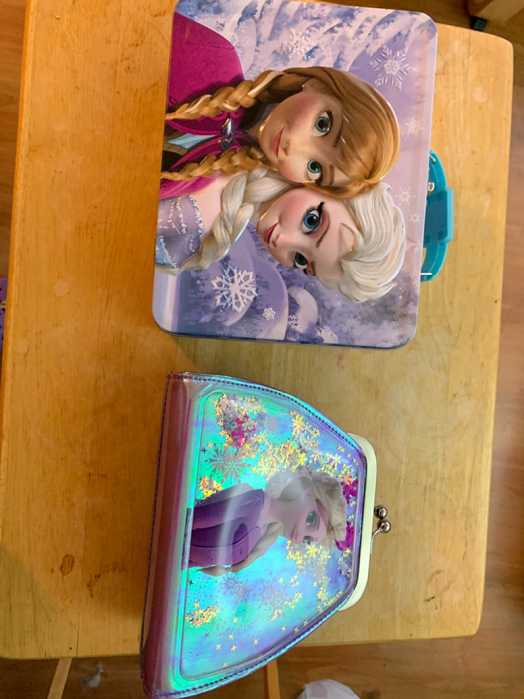 Lot of Disney Frozen Tin Lunch Box and Coin Purse Set - photo 2