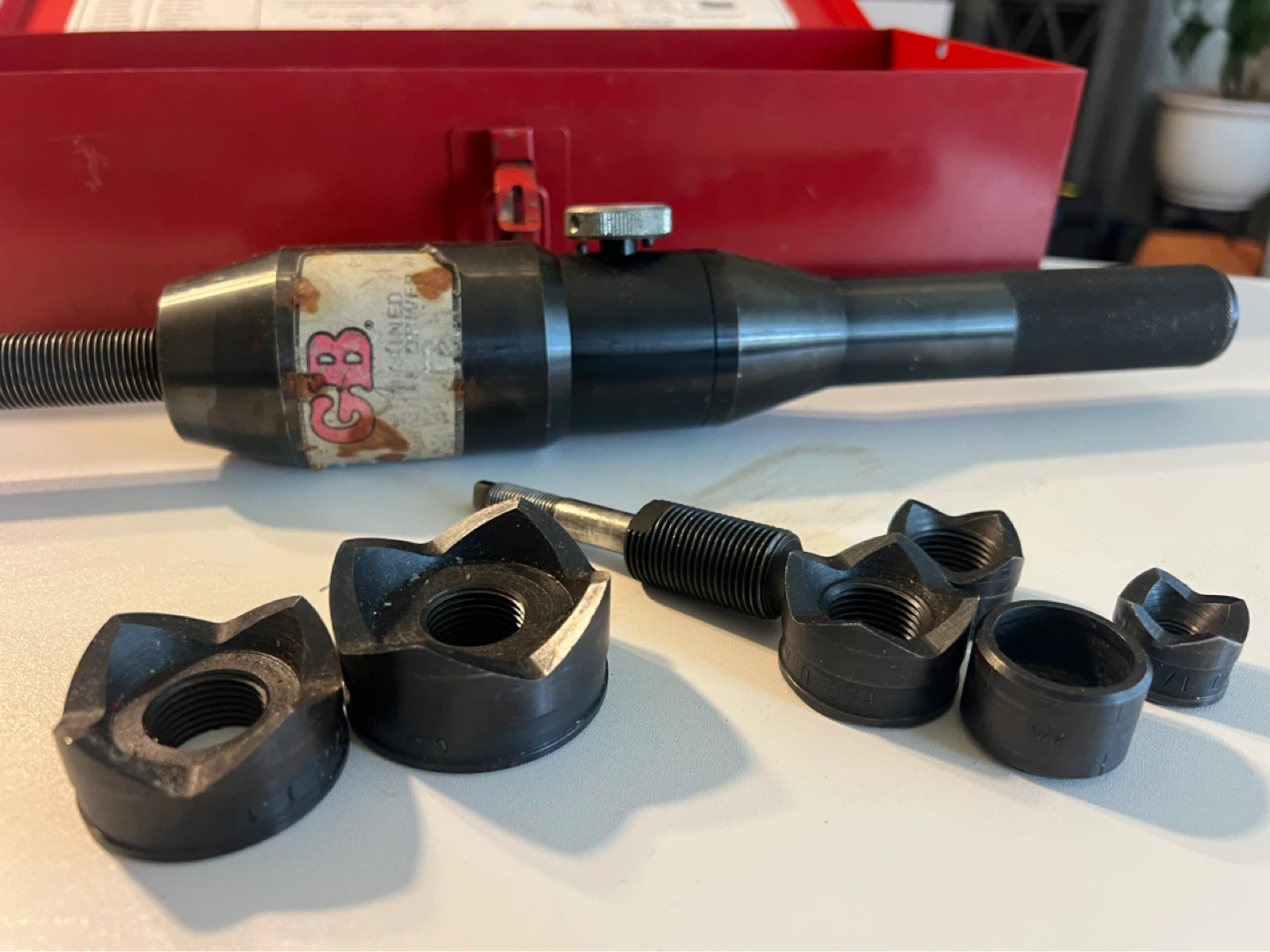 GB Slug-Out Hydraulic Knockout Set KOS520 1/2" - 2" - photo 2