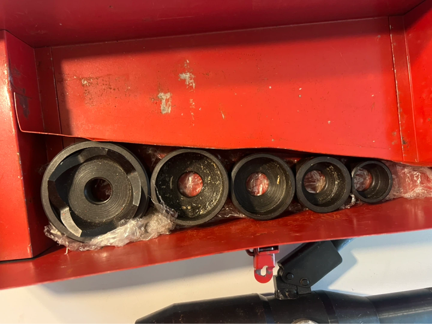 GB Slug-Out Hydraulic Knockout Set KOS520 1/2" - 2" - photo 3