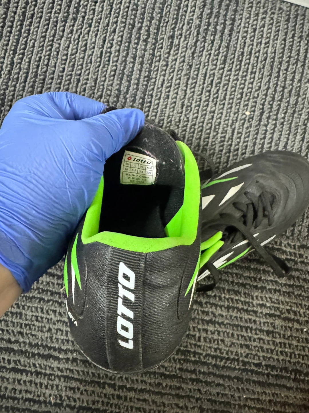 Lotto Soccer Cleats - Youth Size 3.5 - photo 5