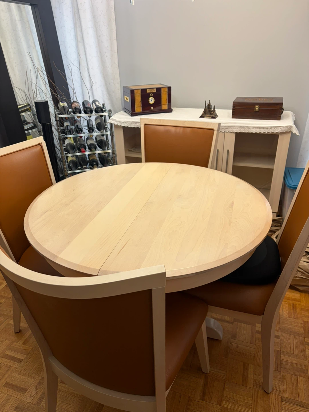 Light Wood Round Dining Table - photo 2