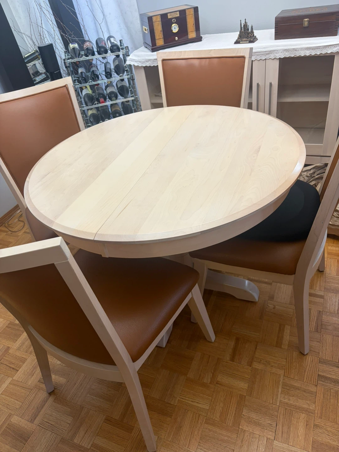 Light Wood Round Dining Table