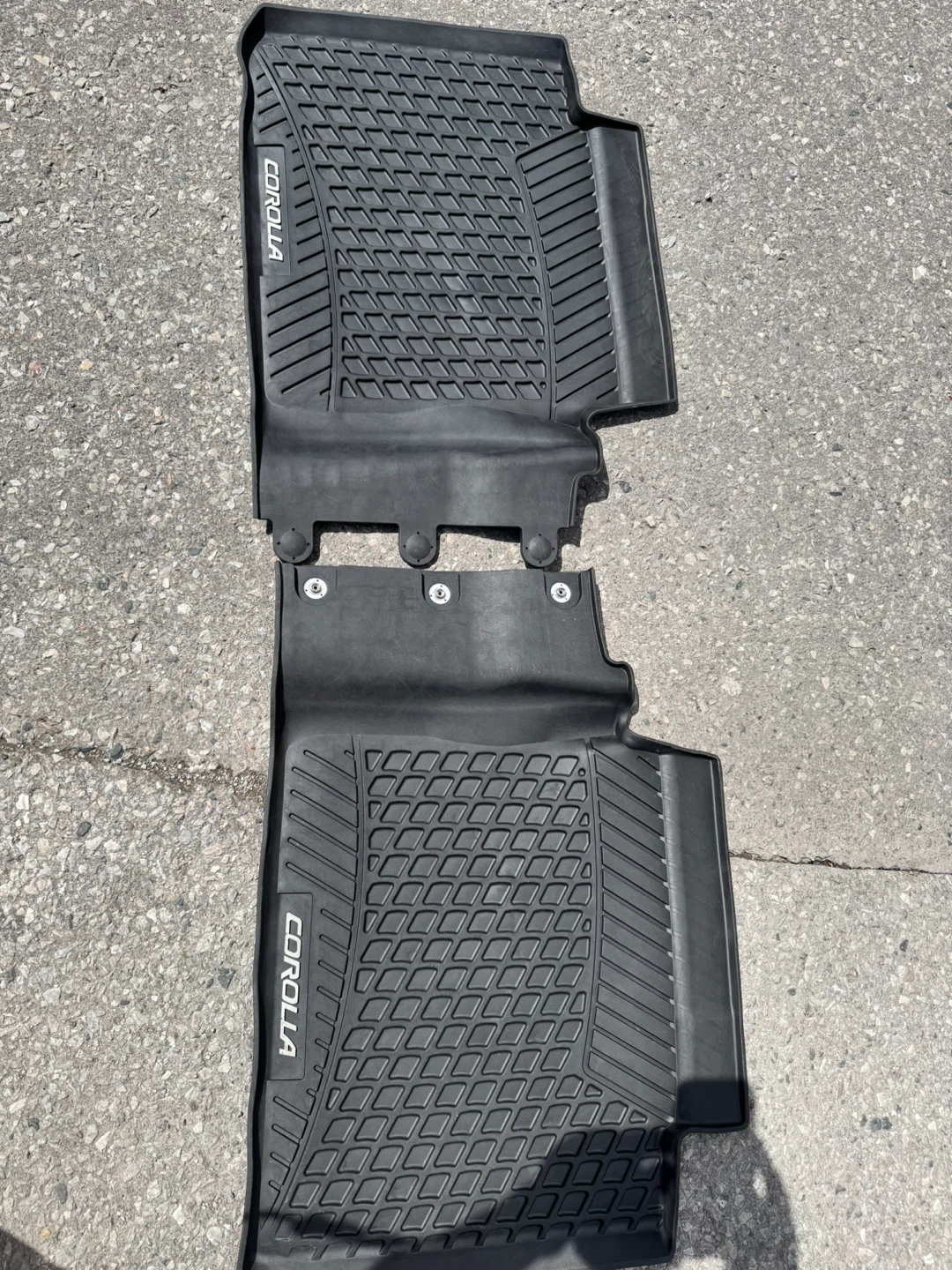 Set of 2 Rubber Floor Mats for Toyota Corolla - photo 3