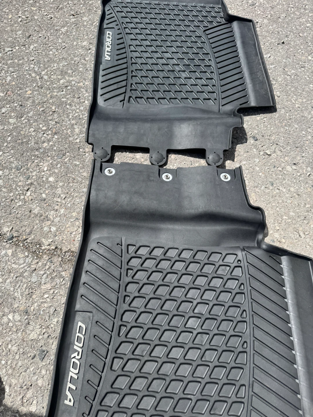 Set of 2 Rubber Floor Mats for Toyota Corolla - photo 2