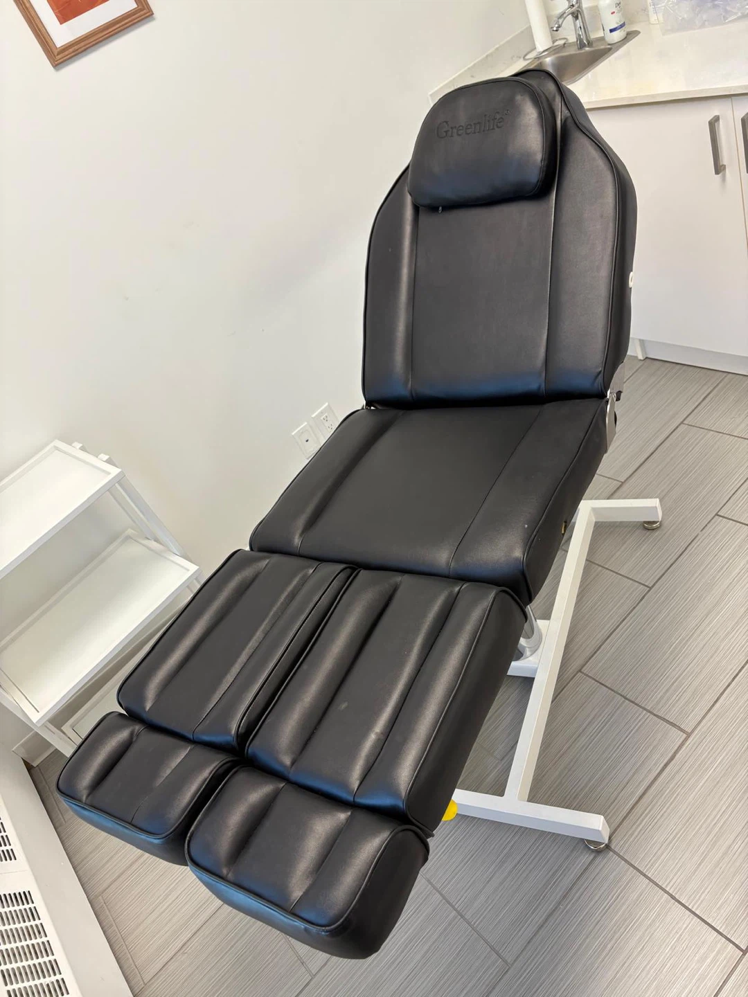 Greenlife Black Medical Cosmetic, Spa, Massage Facial Bed
