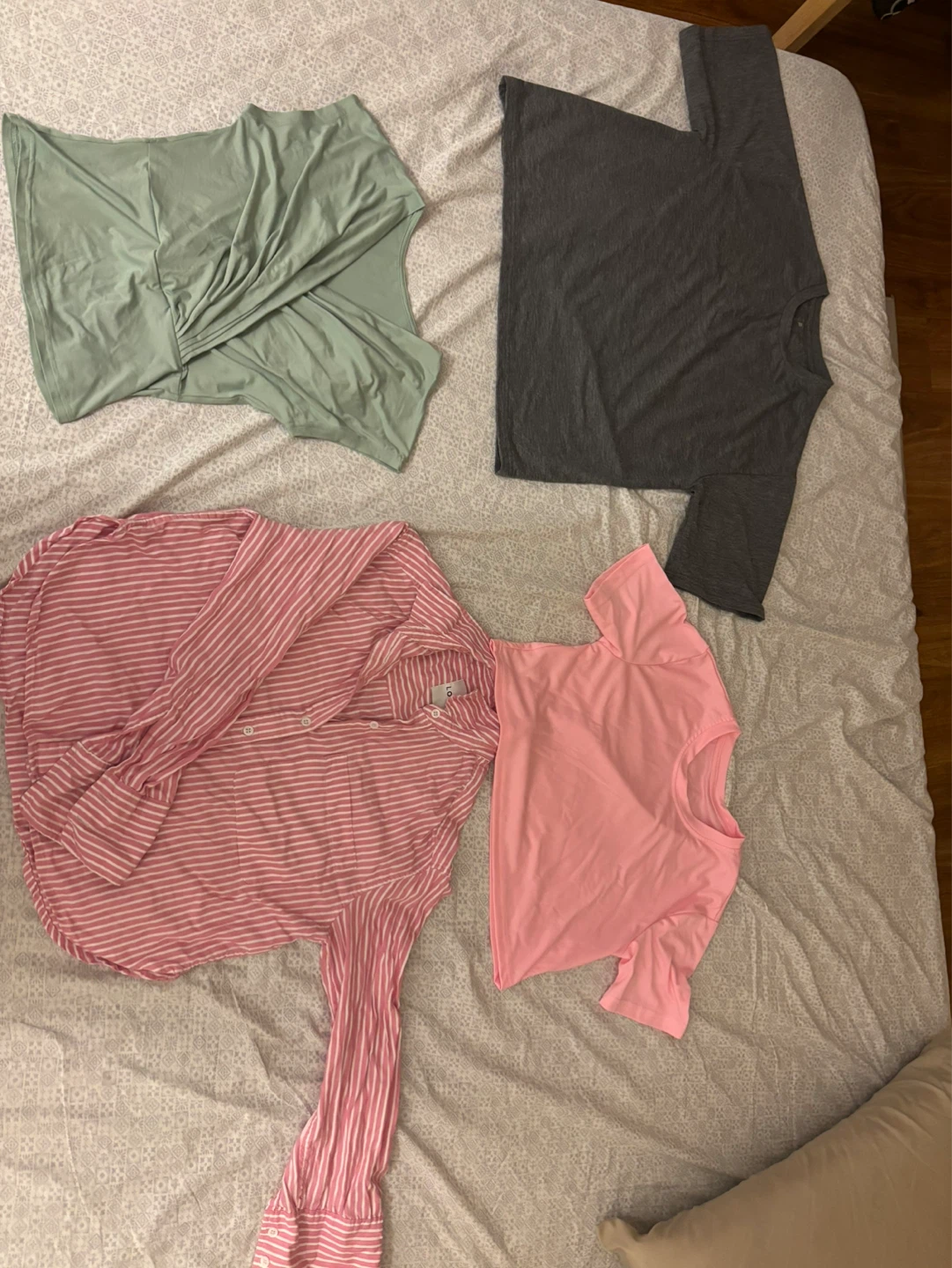Assorted T-shirts and Tops Bundle - photo 4