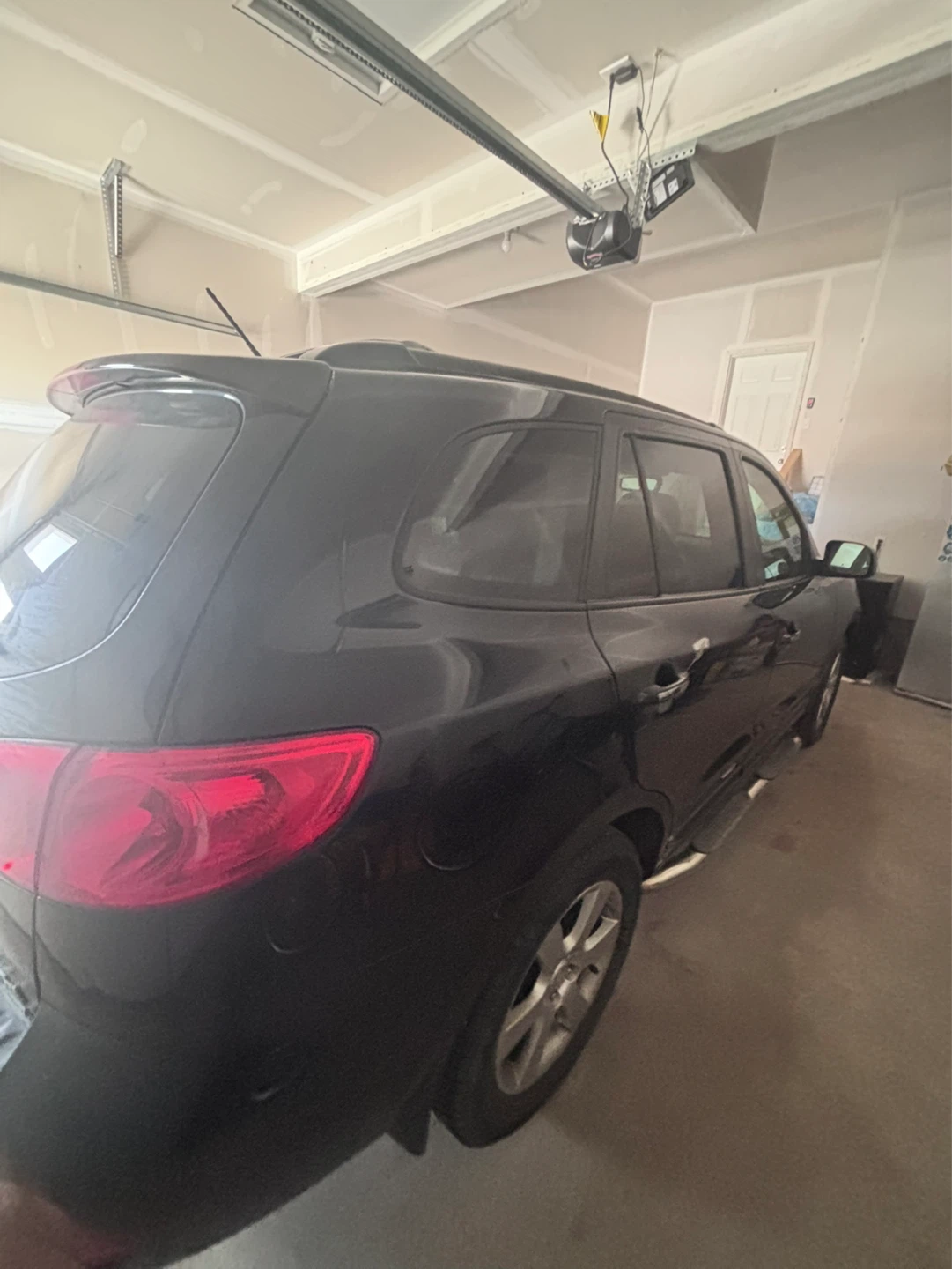 Hyundai Santa Fe SUV - photo 3