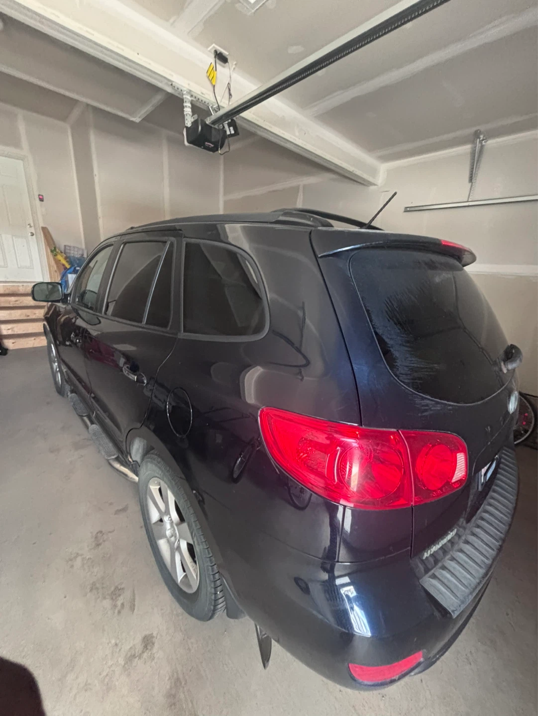 Hyundai Santa Fe SUV - photo 2
