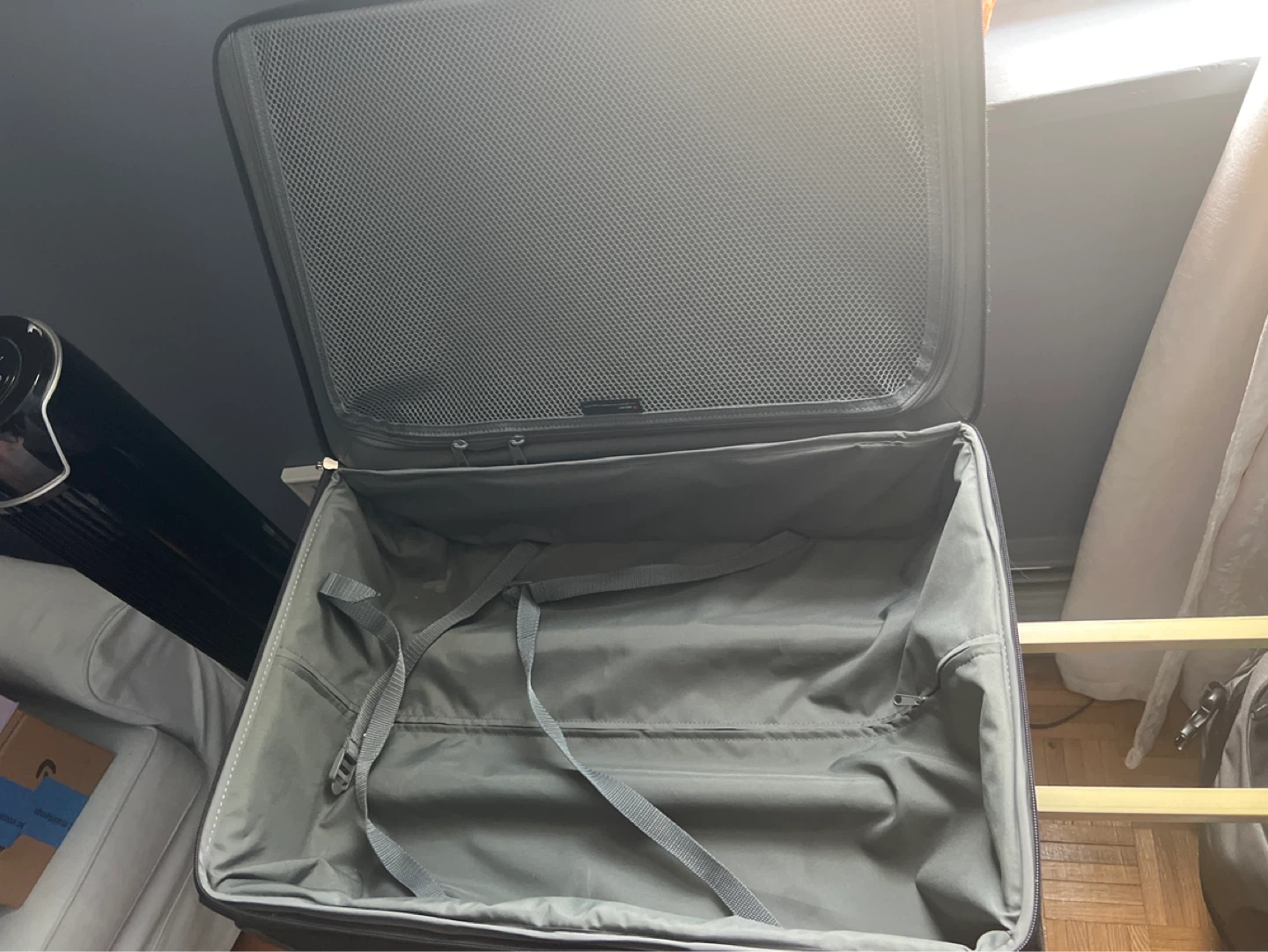 Delsey Black Rolling Suitcase - photo 2