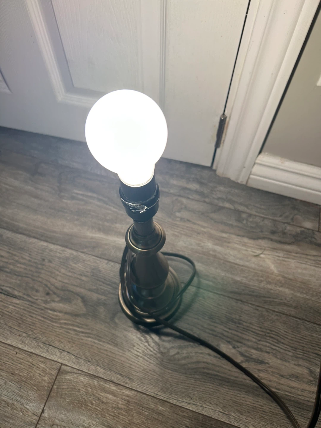 Vintage Style Desk Lamp with LED Bulb - photo 2