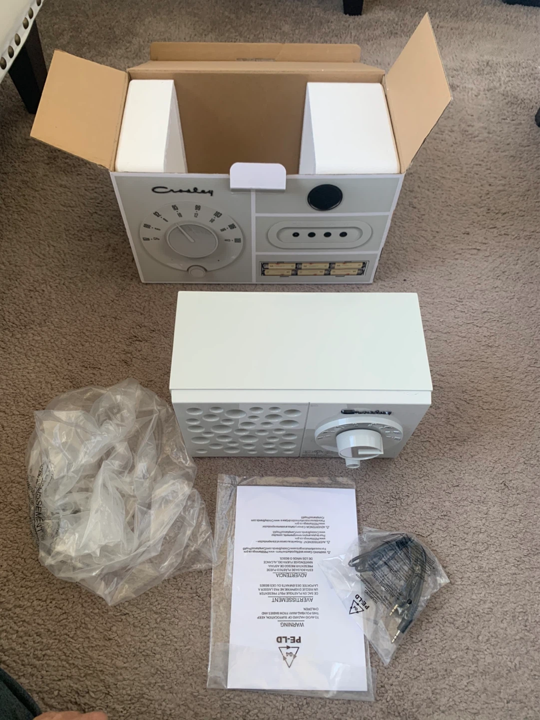 Crosley Maverick AM/FM Bluetooth Radio - photo 2