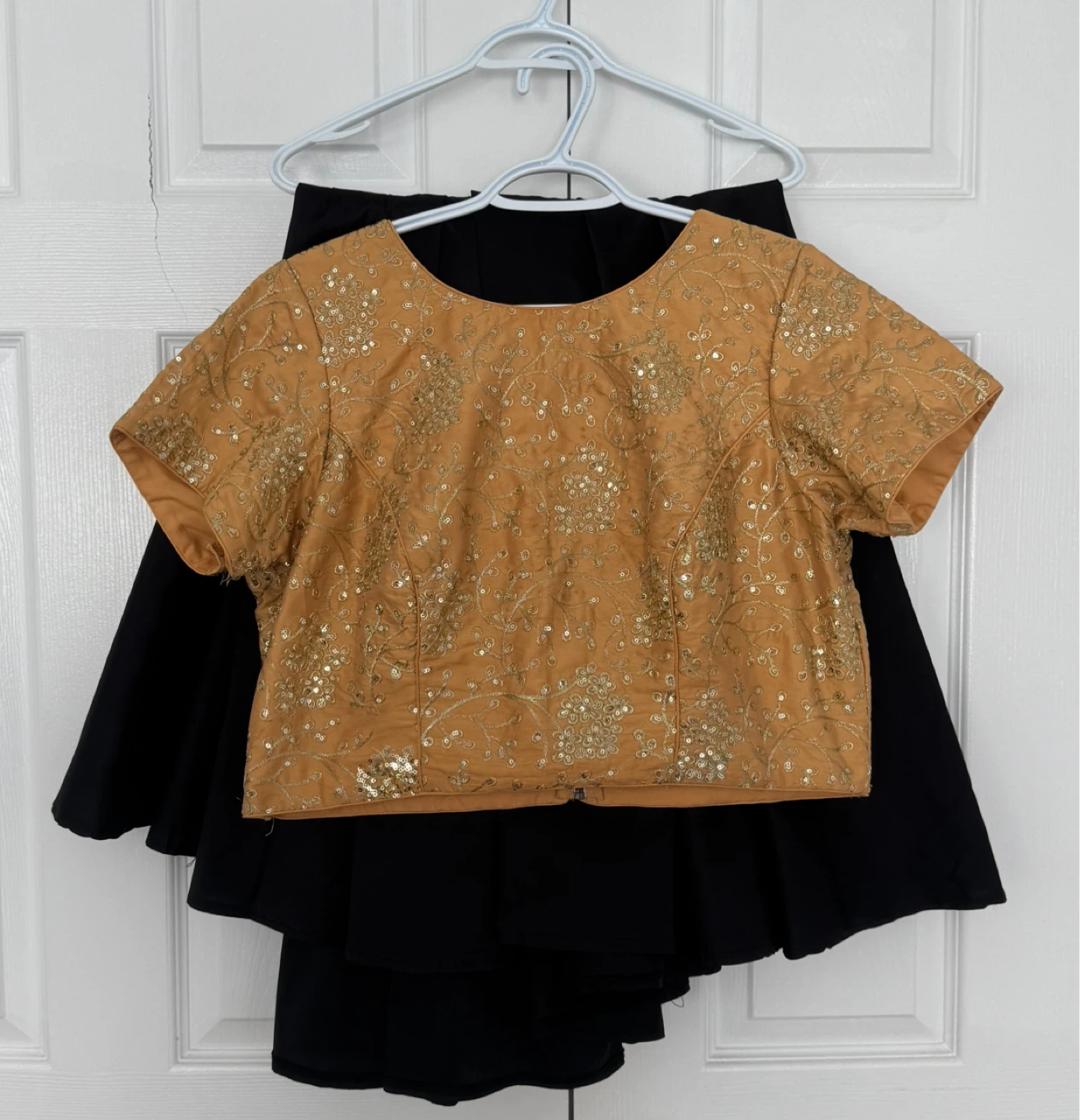 Women's Embroidered Kurti, Skirt, and Dupatta Set - photo 2