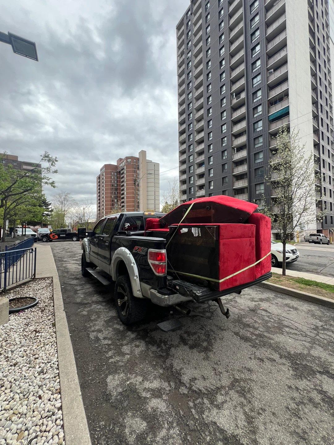 Pickup truck for help