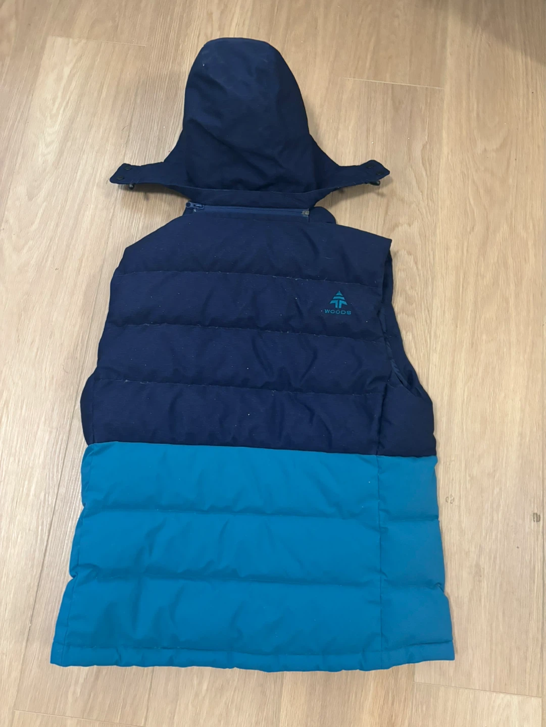 Woods Puffer Vest with Hood in mint condition - photo 2